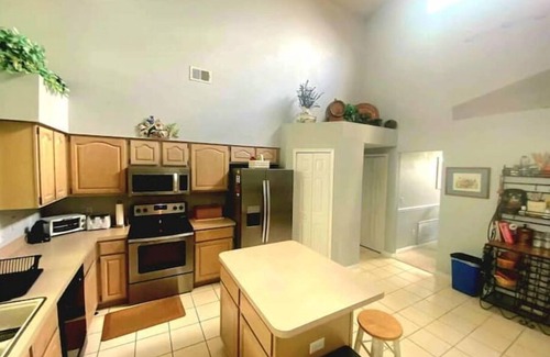 Boyette Springs Casa | Your Florida Oasis with an Int'l touch. Now accepting Snowbird reservations!
