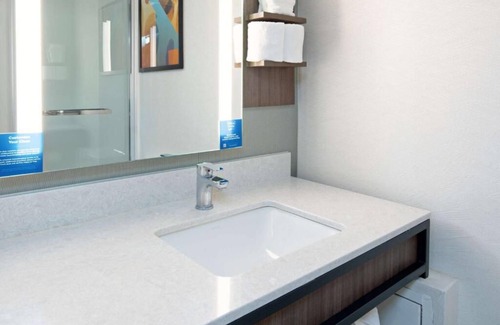 Albuquerque Hotel | Your Gateway to Adventure! 2 Spacious Units, Pool, Pets Allowed, Free Shuttle!