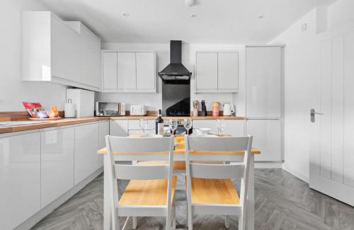 Spetchley Apartamento | Your Group Base 3 Modern Flats Sleeps 4 to 12 Near Malvern
