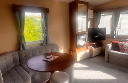 Heacham Complejo | Your Happy Place - 8 Berth Caravan 5 minutes from lovely sandy beach