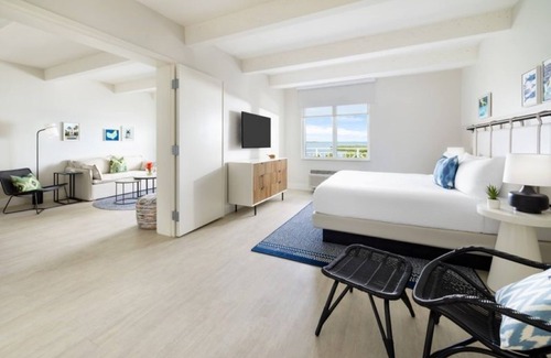 New Town Hotel | Your Happy Place in Key West | 2 Pools, Fire Pits, Food Trucks & Free Shuttle