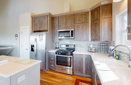 Clarkesville Cabina | Your Helen Escape with Breathtaking Mountain Views - wifi, firepit