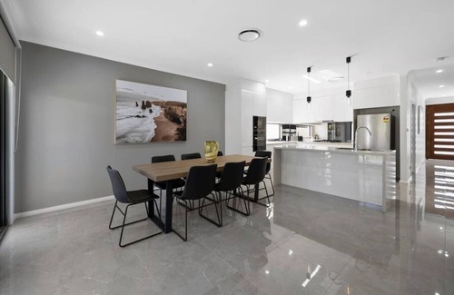 Marsden Park Casa | Your Home Away from Home: 4BR Escape