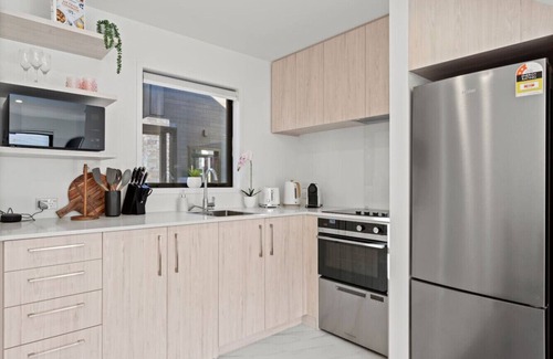 Te Atatu Peninsula Casa | Your Home-Away-From-Home!