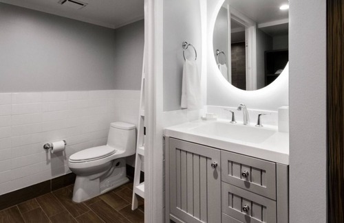 Marathon Complejo | Your Home Away From Home! 4 Comfortable Units, Free Parking, Pool and Hot Tub