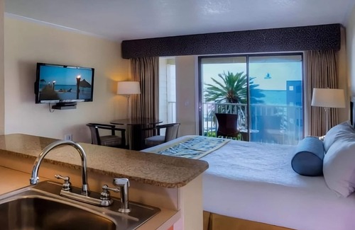 Rocky Point Hotel | Your Home Away From Home! Onsite Pool, Kitchen, Free Parking
