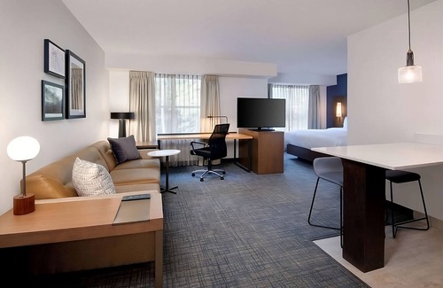 Alpharetta Hotel | Your Home Away From Home! Free Breakfast, Swimming Pool, Pet-friendly!
