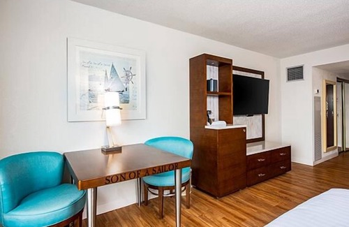 Osage Beach Hotel | Your Home Away From Home! Onsite Pool, Free Parking, Near Lake of the Ozarks
