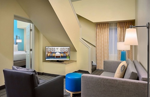 White Station Casa | Your Home Far Away From Home! w/ Kitchen, Pets Allowed, Close to Memphis Zoo!