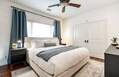 Hillcrest Casa | Your Home in San Diego - Two-Car Garage