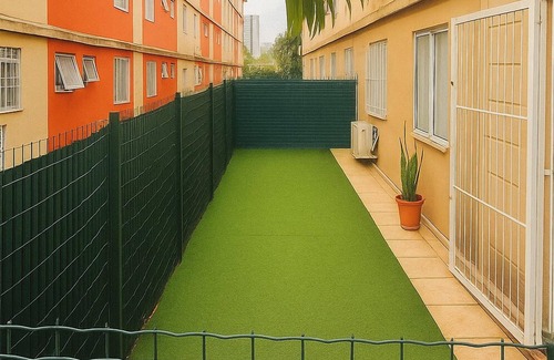 Igara Apartamento | Your Home in the City | 3 Bedrooms & Private Patio!