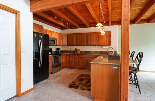 Sagle Casa | Your Lake Pend Orielle Get Away, beautiful waterfront home with private dock