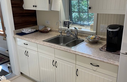 Lucerne-in-Maine Cabina | Your Maine Log Cabin Getaway
