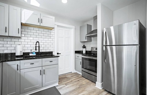 Bay View Casa | Your Milwaukee Getaway: Perfect for Families & Groups! 6 Minutes from Downtown!