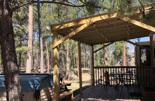 Custer Casa | Tu Oasis está esperando! Glamping con todas las comodidades. Acogedor, privado, relajante.