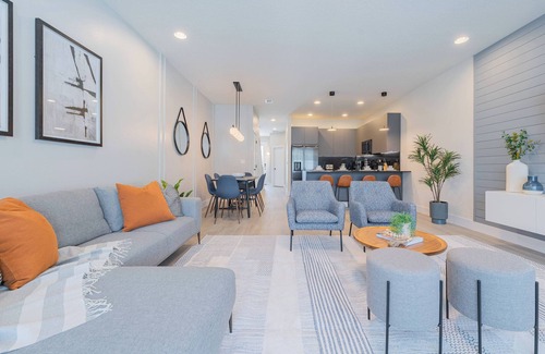 Woodridge Casa | Your Orlando Retreat: Warm and Welcoming Townhome