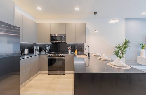 Woodridge Casa | Your Orlando Retreat: Warm and Welcoming Townhome