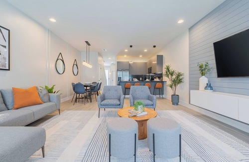 Woodridge Casa | Your Orlando Retreat: Warm and Welcoming Townhome