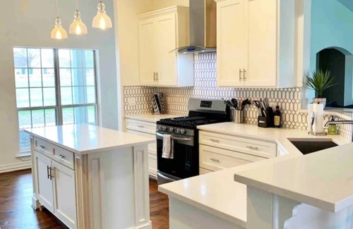 Van Alstyne Casa | Your own Private Farmhouse on Stunning Horse Ranch