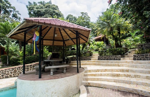 Ballena Hotel | 5 Villas privadas, auténticas, de estilo español.