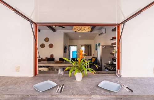 Emiliano Zapata Casa | Your own Private Oasis with Heated Saltwater Pool! 5 minute walk to beach/town