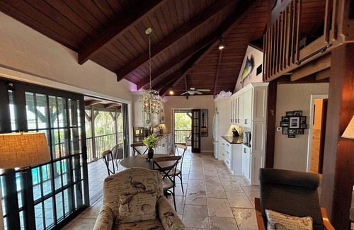 Marathon Casa | Mockingbird Pointe - Waterfront Tropical Escape - Casa privada, piscina y muelle