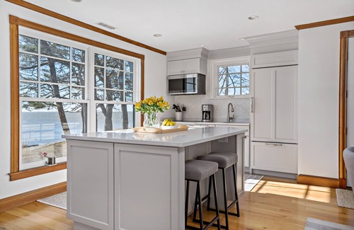 Guilford Casa | Your own Thimble Islands private cottage! (accessible by car via Old Quarry)