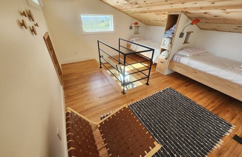 Frankfort Otro | Your Own Two Cabin Retreat