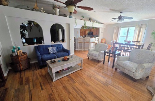 Tropic Casa | Your Paradise Cave Vacay