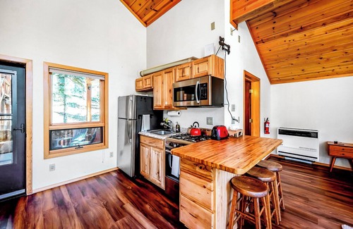 Twin Peaks Chalet De Esquí | Your Peaceful Getaway - Lake Tahoe Luxury Chalet w/ Gym & Theater