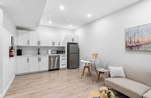 Southeast Calgary Casa | Your Perfect Calgary Stay - 1-Bedroom Suite | Full Kitchenette + Laundry + Desk