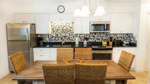Sanibel Casa | Your Perfect Getaway Awaits - Charming Sanibel Island villa with private beach