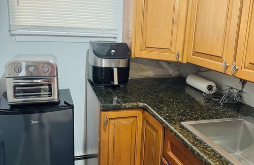Amityville Apartamento | Your Perfect Getaway Between Farmingdale & Amityville