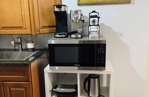 Amityville Apartamento | Your Perfect Getaway Between Farmingdale & Amityville