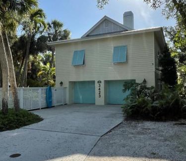 Bay Isle Casa | Your Personal Resort-7BR, Pool, Tennis, Boating &