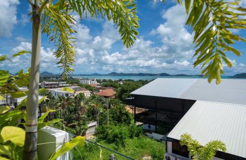 Ban Saiyuan Villa | Your Piece of Tropical Paradise - 3BR Villa Mare with Pool & Elegant Interiors near NaiHarn Beach