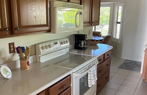Sun City West Casa | Your Private 19th Hole With Golf Cart Included In Rental