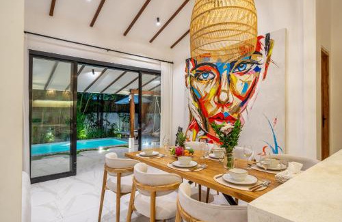 Penestanan Villa | Your Private Oasis in Bali - Modern Villa, Big Pool, Lush Surroundings