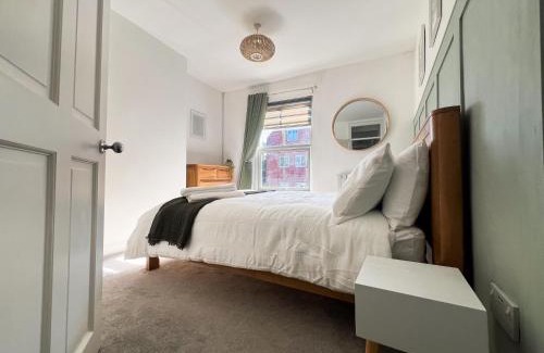 Worcester Casa | Your Property Box Short Stays - Severn Street