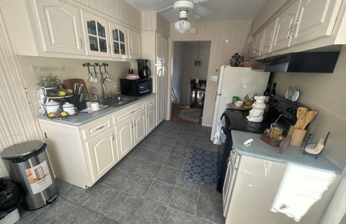 Hauppauge Casa | Your Quiet Home Away from Home – 3BR Oasis with Amenities