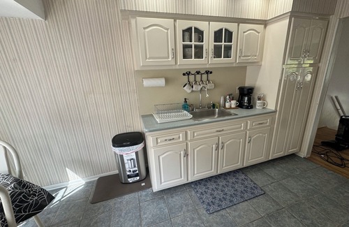 Hauppauge Casa | Your Quiet Home Away from Home – 3BR Oasis with Amenities