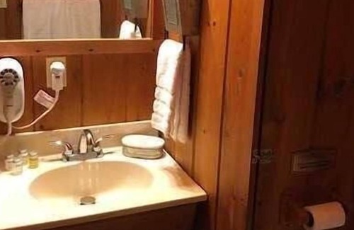 Teresita Casa | Your Relaxing Getaway Awaits! Pet-Friendly Cabins, Free Parking