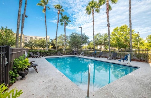 Southpoint Casa | Your Relaxing Getaway Awaits! Pool, Pets Allowed, Near St. Johns River Taxi