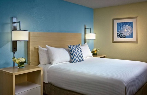Chesterfield Apartamento | Your Relaxing Getaway Awaits! Pets Allowed, FREE Parking & Breakfast!