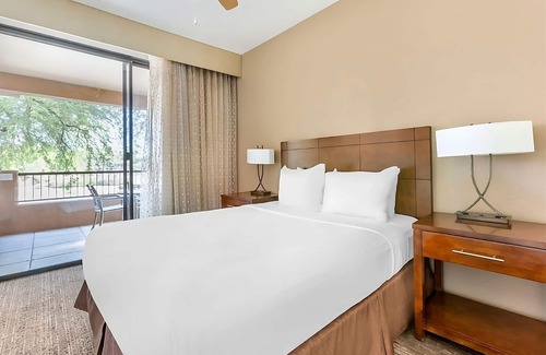 North Scottsdale Hotel | Your Relaxing Getaway Awaits! Onsite Pool, Kitchen, Free Parking!