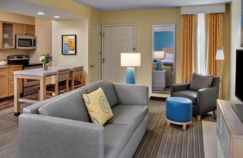 Highland Hills Casa | Your Relaxing Getaway Awaits! Pets Allowed, FREE Parking!