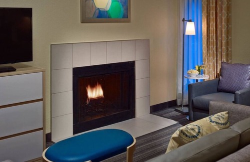 Highland Hills Casa | Your Relaxing Getaway Awaits! Pets Allowed, FREE Parking!