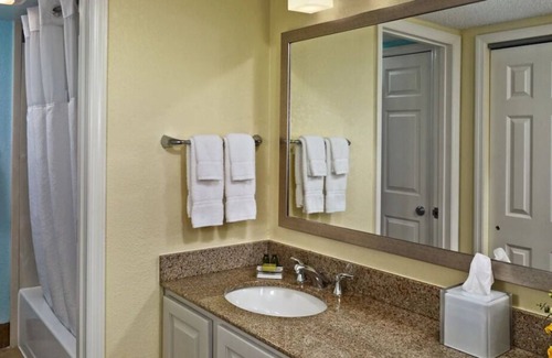 Highland Hills Casa | Your Relaxing Getaway Awaits! Pets Allowed, FREE Parking!