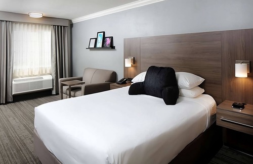Temecula Hotel | Your Relaxing Getaway Near Old Town Temecula, Lake Skinner and Wine County!