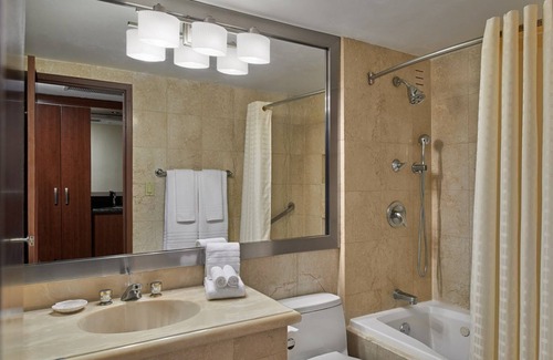 Sunny Isles Beach Hotel | Your Relaxing Getaway Awaits! 4 Great Units, Pool, Pets Allowed